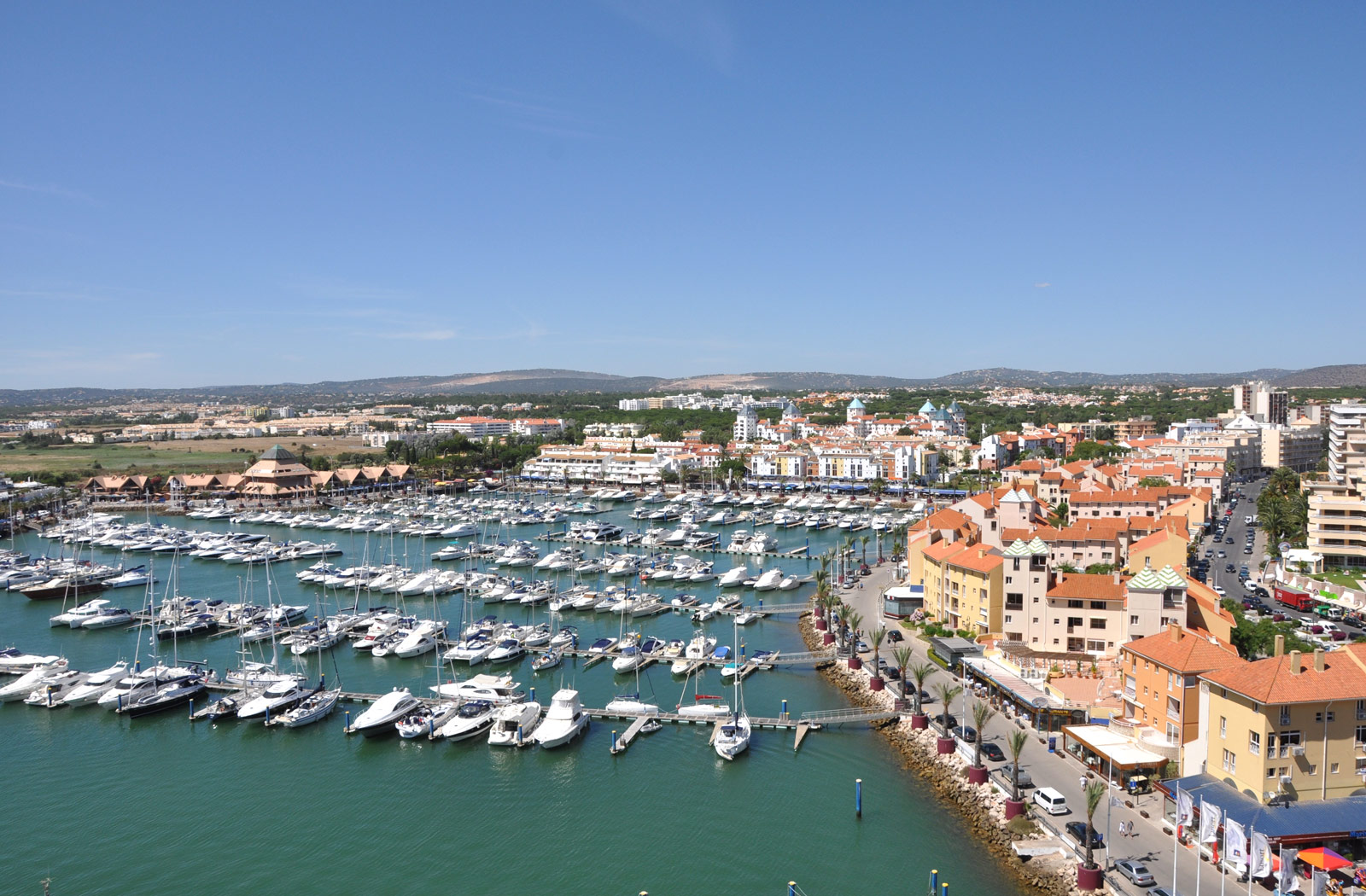 Faire de la voile sur la côte de l'Algarve Faire de la voile sur la côte de l'Algarve